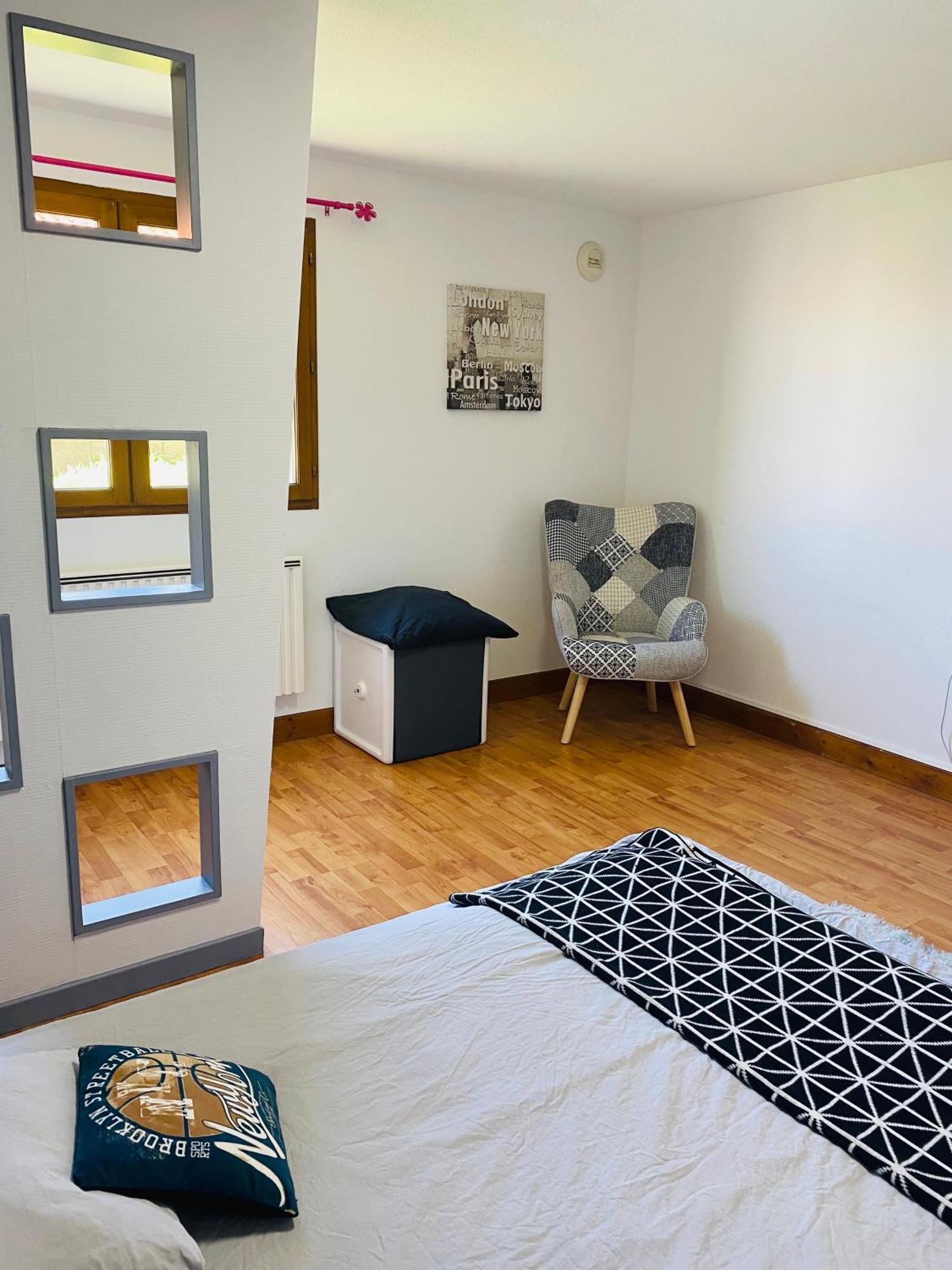Spacieux Appartement 110M2 Avec Terrasse Privative Beauregard-Vendon Kültér fotó
